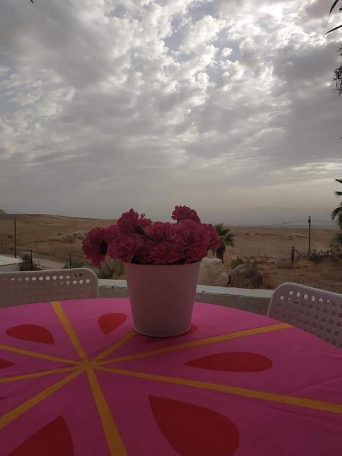 Mi Casa Tu Casa - Dead Sea Hotel Vered Yeriho Exterior photo